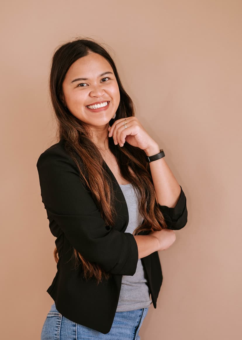 Kristy Yoder headshot 1